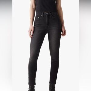 Levi's 721 Black Label Women's  High Rise Skinny Jeans. W26xL30